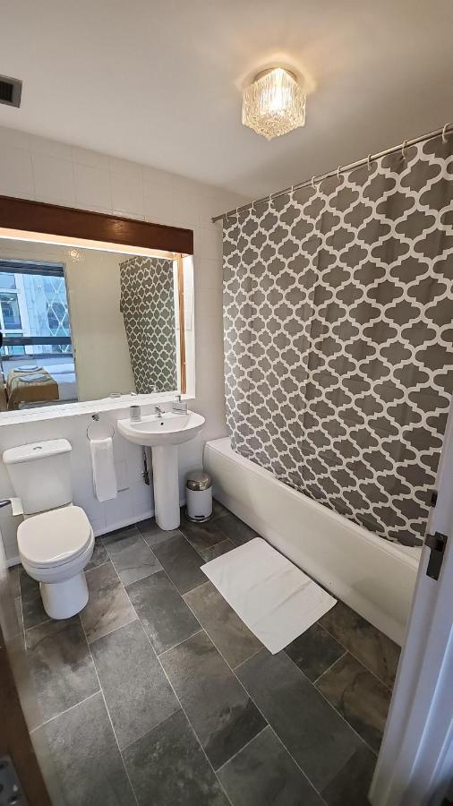 Top Floor Room In Baker St Londres Exterior foto