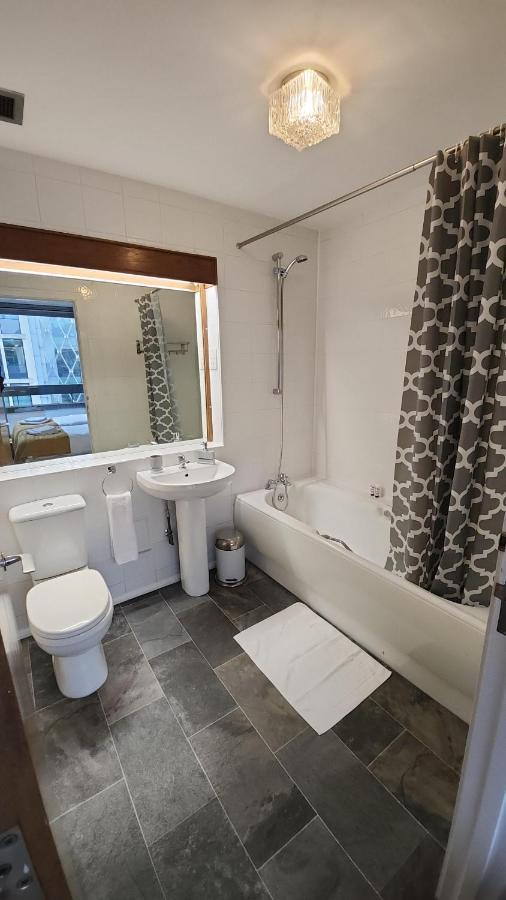 Top Floor Room In Baker St Londres Exterior foto